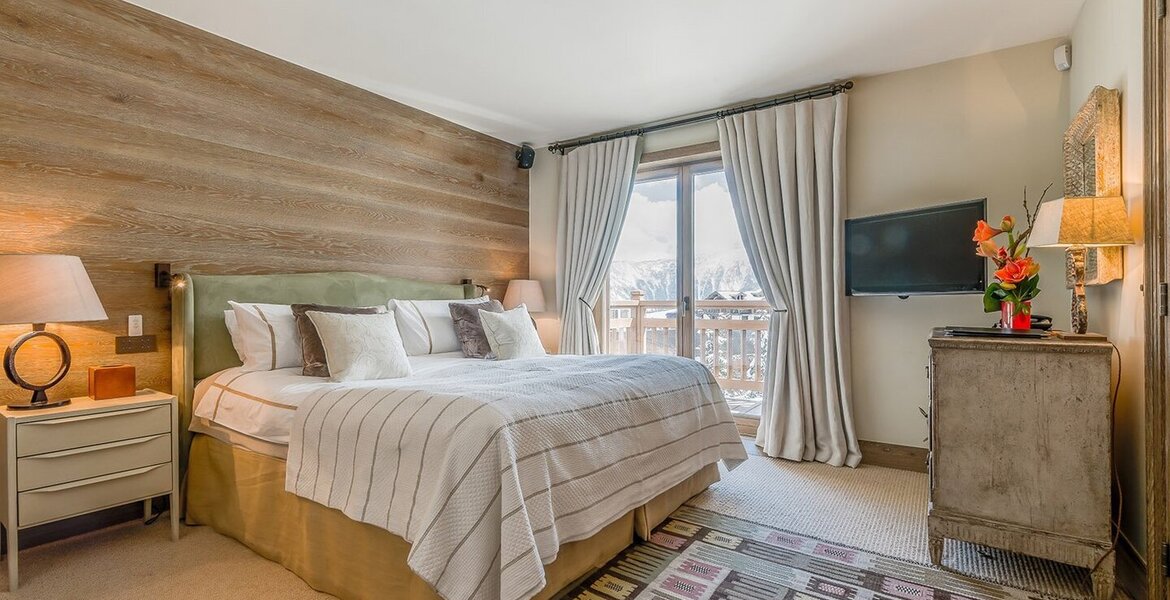 Il s'agit d'un superbe chalet de luxe situé à Courchevel