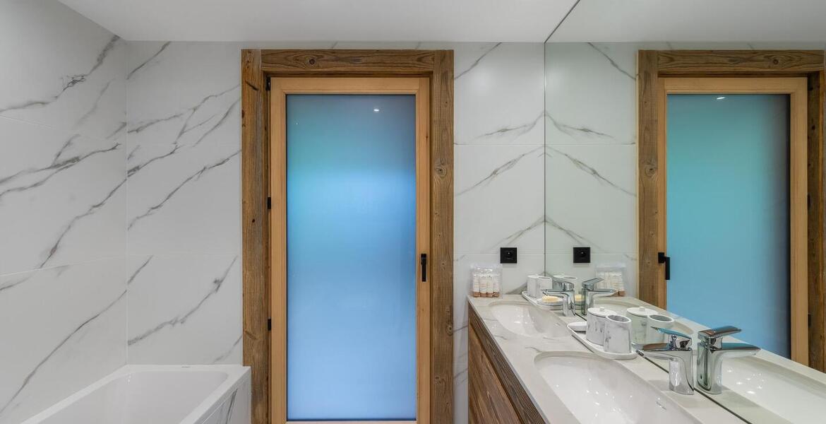 Chalet à louer à La Tania, Courchevel avec 5 chambres