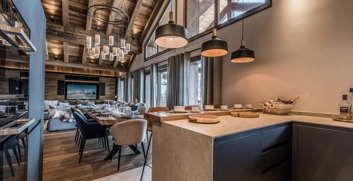 Located in the heart of the prestigious resort of Meribel, t