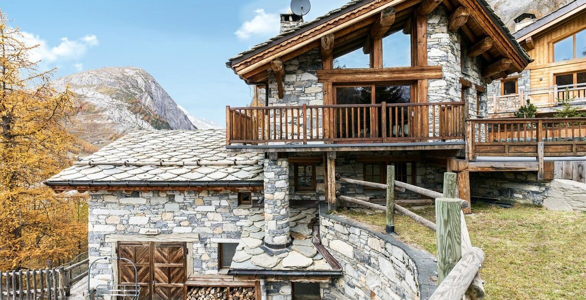 Ce chalet bénéficie d'un emplacement unique dans Val d'Isère