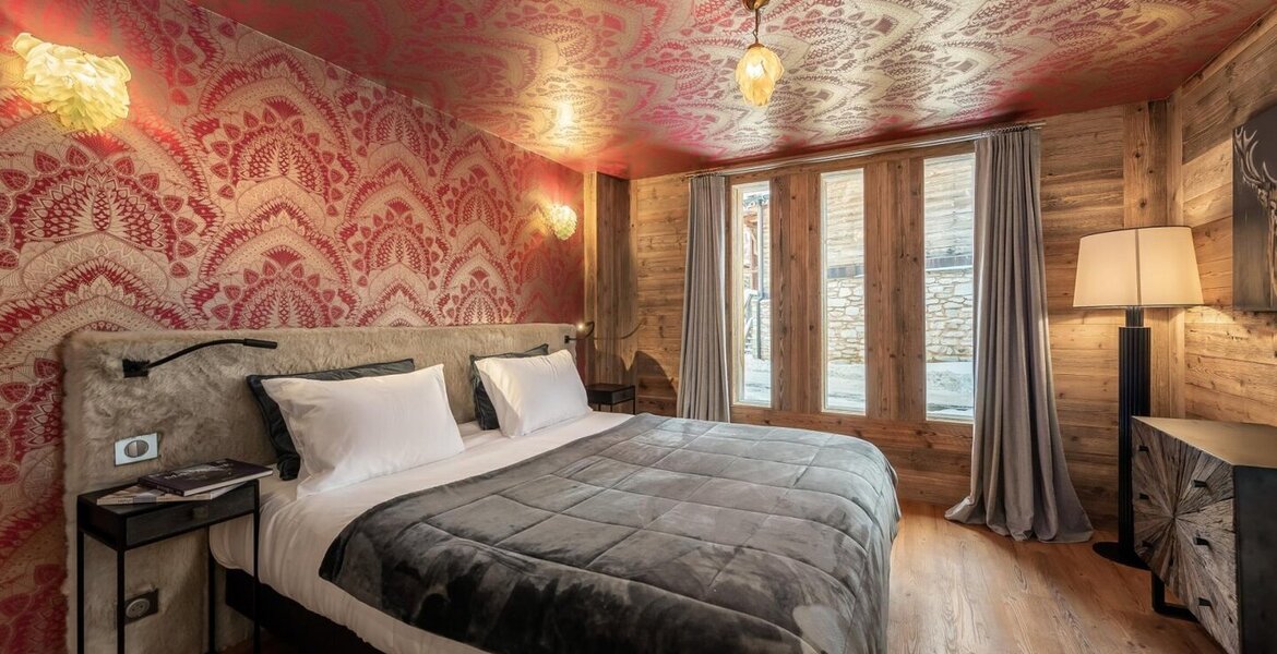 Le chalet est situé dans le hameau privé des Fermes de Val 