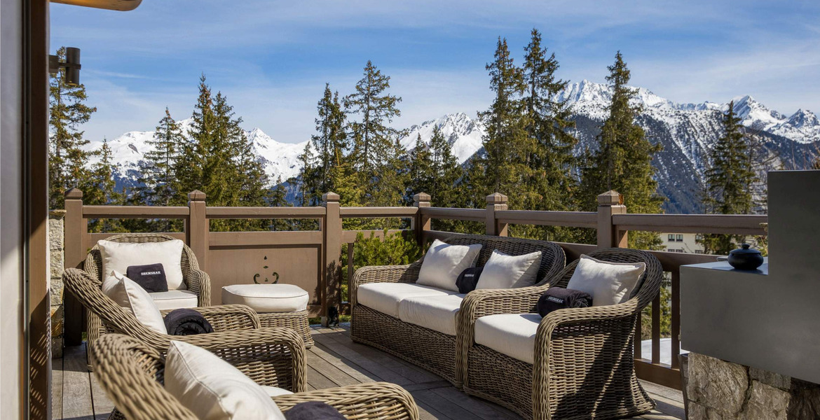 Il s'agit d'un superbe chalet de luxe situé à Courchevel