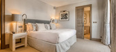 Il s'agit d'un superbe chalet de luxe situé à Courchevel
