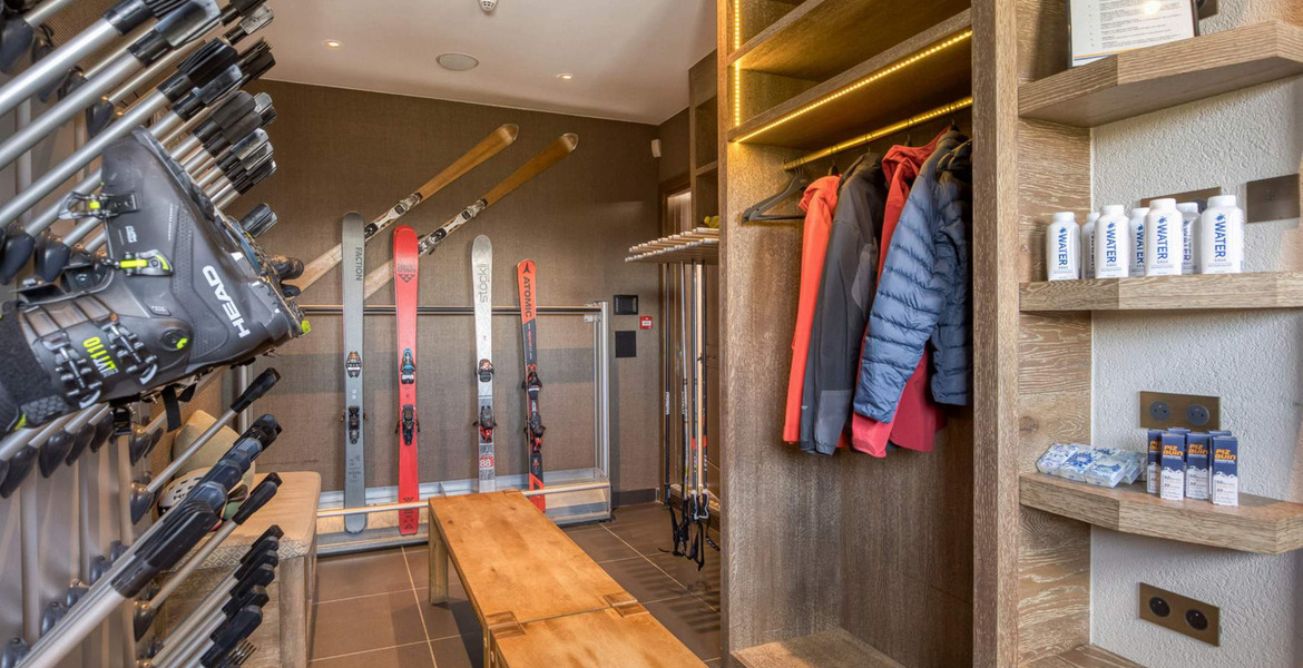 Il s'agit d'un superbe chalet de luxe situé à Courchevel