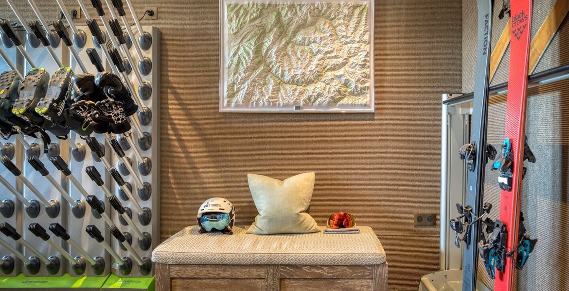 Il s'agit d'un superbe chalet de luxe situé à Courchevel