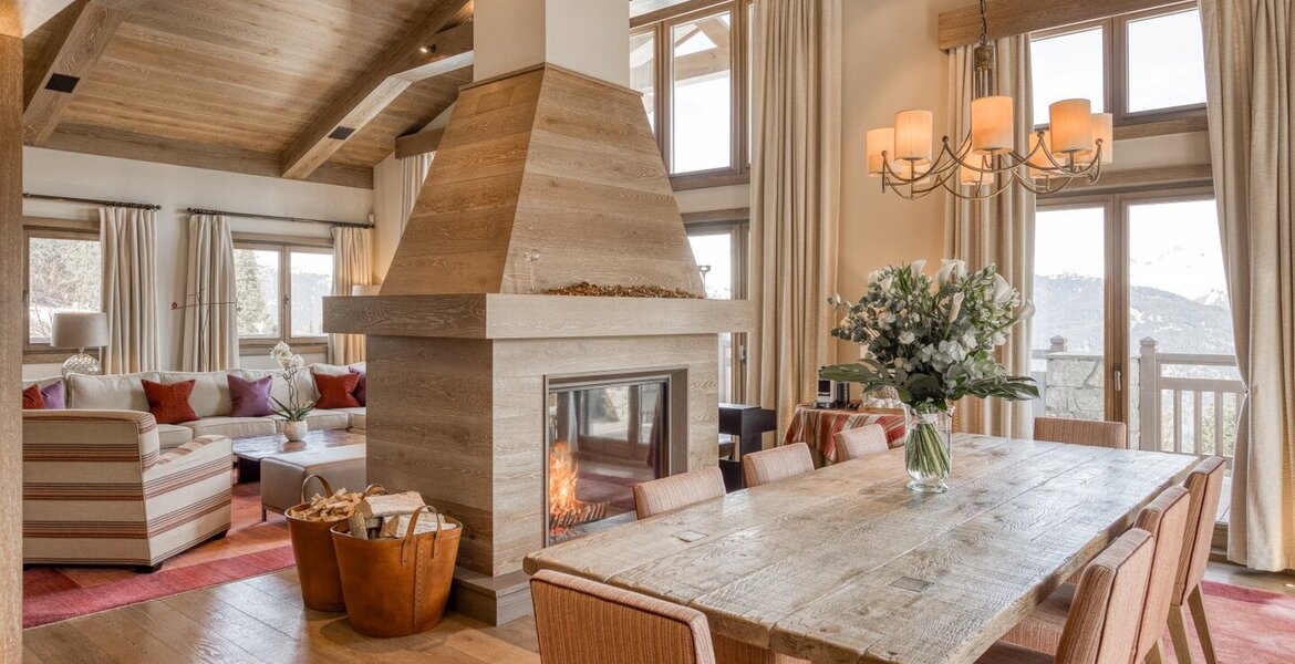 Il s'agit d'un superbe chalet de luxe situé à Courchevel